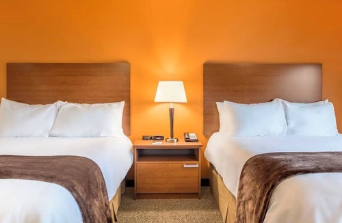 Pasco Hotel | Comfortable Suites with Kitchenettes Near HAPO Center and Event Sites
