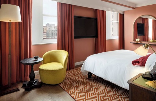 Chinatown Hotel | Cozy Gallery Suite | Gym Access | Onsite Bar | Near Capitol & Dining!