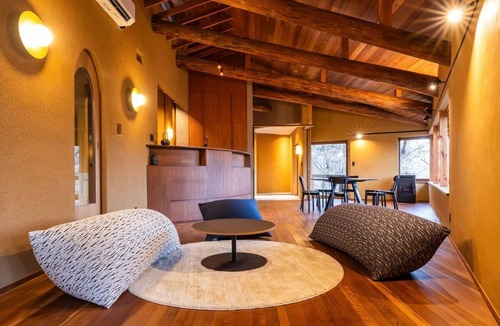 Nagatoro Cabin | Designer mountain villa standing alone in 3 acres of forest | With sauna & BBQ