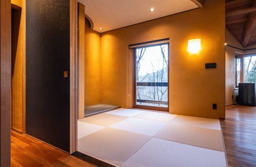 Nagatoro Cabin | Designer mountain villa standing alone in 3 acres of forest | With sauna & BBQ