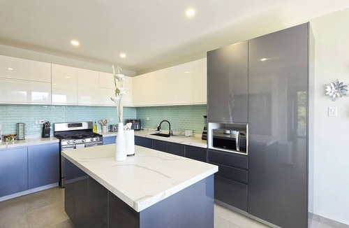 Miradero House | EpicView Casita - King Bed & Queen Bed - AC - High Speed WiFi - 65" Smart TV
