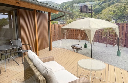 Fujikawaguchiko RV Rental | For 4 peopleWood deck BBQ planGlamping special/Minamitsuru District Yamanashi