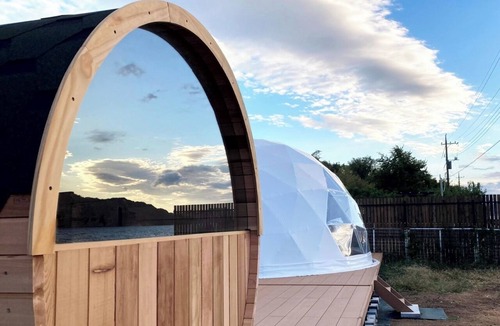 Onomichi House | Glamping dome tent bathed in the setting sun in Se/Onomichi Hiroshima