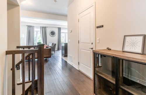 Stoney Creek House | GLOBALSTAY . 3BR 2.5BA Townhome 1 min to the Beach. BBQ.Parking