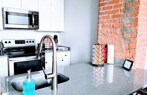 Providence Apartment | Historic Fed Hill Loft: Dining/Nightlife/Cafes + 24/7 Gym + Onsite Barbershop#10
