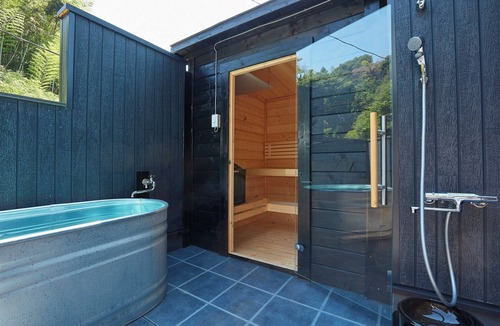 Katori House | Katori Hachisanroku
