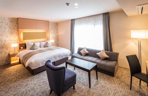 Karasumaoike Hotel | Kyoto Shinmachi Rokkaku Hotel grandereverie