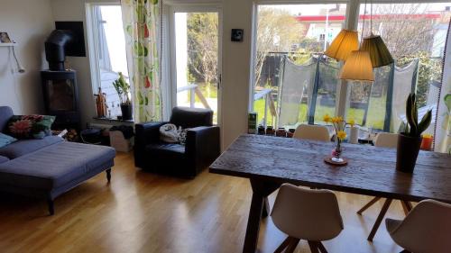 Vastra Frolunda Villa | Långedrag Jacuzzi Townhouse