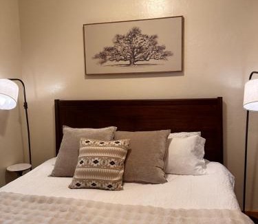 Yosemite West Ski Chalet | Lily of the Valley - Yosemite Reservations, AC, Forest View and WiFi