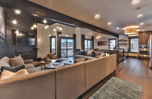 Deer Valley House | Luxe home with Modern Design, Chef
