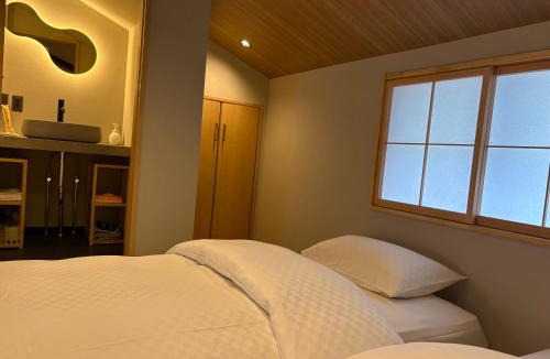 Sakyo Ward House | Machiya inside Chomoji temple, near Gion, downtown