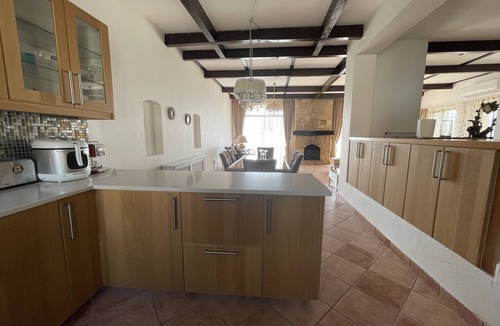 Suwailih Villa | Marvelous 4-bedroom villa in Amman with WiFi, AC , Swimming Pool, Outdoor HotTub