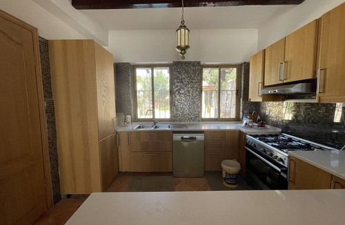 Suwailih Villa | Marvelous 4-bedroom villa in Amman with WiFi, AC , Swimming Pool, Outdoor HotTub