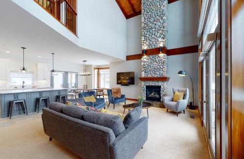 Big White Ski Resort House | Moonshine 365