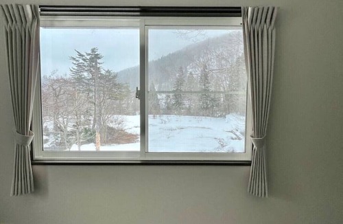 Shinano House | Mountain View 4 Bedroom Chalet Myoko Kogen