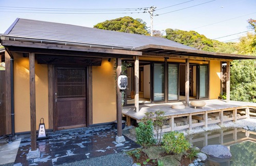 Yokosuka House | Near Kamakura | Gardens and Cypress Baths | At the foot of Mt. Okusu, the highest peak on the Miura Peninsula | 15-minute walk from Akiya’s Tateishi (one of Kanagawa’s 50 Scenic Spots) | One group per day · Exclusive use of an entire samurai temple | Free