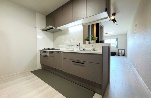 Higashinari House | NEW! [Built in 2024, Entire Newly Built House for Rent/Free Parking Available] Experience Osaka’s Old Town! Conveniently located just 8 minutes by train from Namba! Excellent access to Osaka, Kyoto, and Nara!