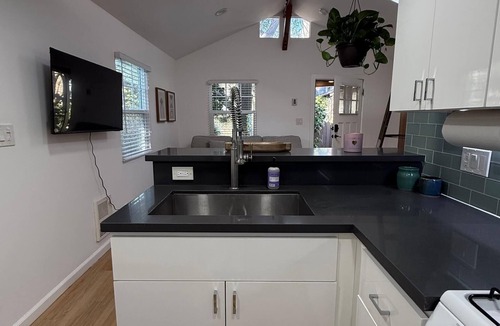 Venice House | Newly renovated, Stylish Studio Beach Bungalow a couple of blocks from the beach