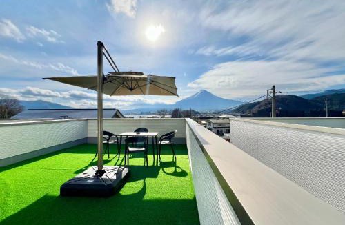 Oishi Villa | Oishi100A富士山 と河口湖ビュー 屋上展望台付きヴィラ 大石公園徒歩4分