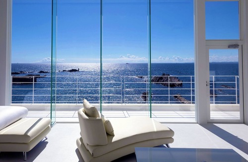 Futtsu Apartment | Pet-Friendly Mt. Fuji View Oceanfront Villa | 170㎡ | Near Tokyo | Sleeps 8