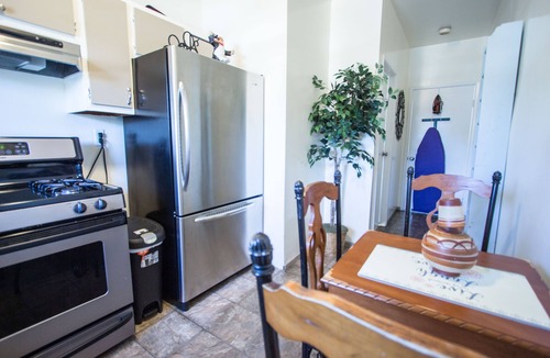 Mid City House | Private bungalow suite in the heart of Los Angeles