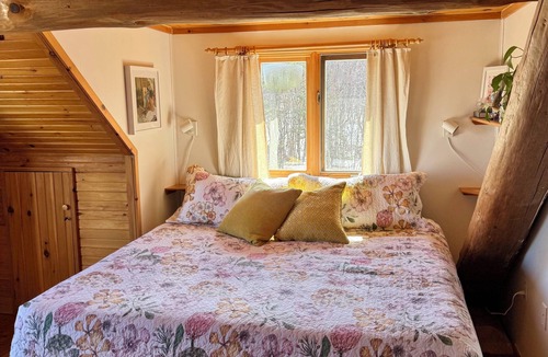 Annapolis Valley Cabin | Private Oceanfront Log Home nestled right on the world famous Bay of Fundy