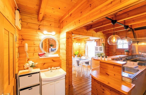 Sumoto House | Reservations not accepted 3 minutes from Keino Matsubara Sumoto City Entire log house rental in - A whole log house in Torikaiura Goshikicho is a rental type/Sumoto Hyōgo