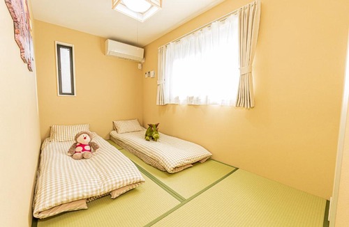 Kitakoiwa Apartment | Seiun Ryokan Tokyo Entire House for 10 Four Minute Walk to Keisei Koiwa Station
