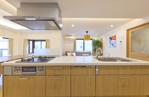 Shinagawa House | Shinagawa | 3BR 120 sq.m. House | Great Airport Access | Blue & Light