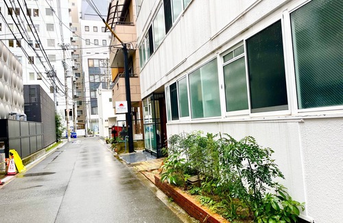 Shin-Osaka Apartment | Shin-Osaka 301: Just a 3-minute walk from JR Shin-Osaka Station! Accommodates up to 6 guests! Pets Welcome! Single Rooms with Excellent Access to Kyoto, Kobe, and Nara