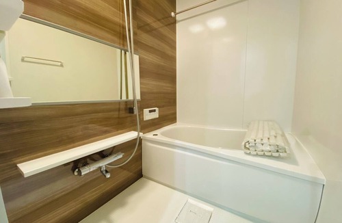 Minato House | Spacious 105-square-meter Family Home · 4 minutes to Bentencho · 9 minutes to USJ · Sleeps 8