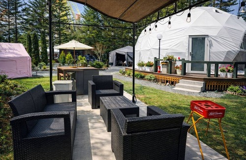 Tsumagoi RV Rental | The Forest Beneath the Ferris Wheel | A Private Cottage Nestled in the Karuizawa Forest | BBQ, Karaoke, Starry Sky Theater, Starlink