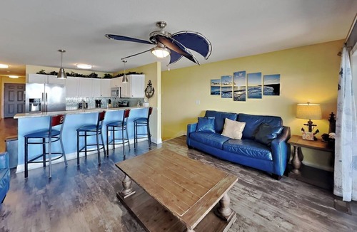 Put-in-Bay Condo | This View Sells Itself—Lakefront for 10 ppl Pool