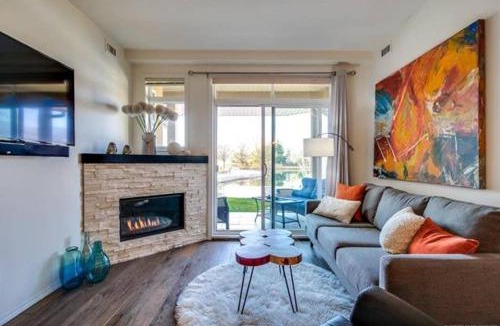 North End Apartment | Tranquil Waterfront Condo