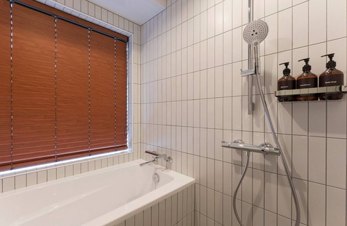 Atami Hotel | Twin RoomDog friendly1offsite parking lot/Atami Shizuoka
