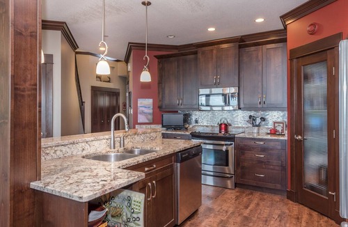 Silver Star Mountain House | Unrivalled Deluxe Ridge location Duplex with Amazing Views and good ski in/out