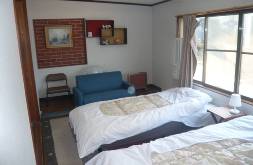 Otsu Hostel | Youth Hostel WANIHIMA~Lakeside BIWA