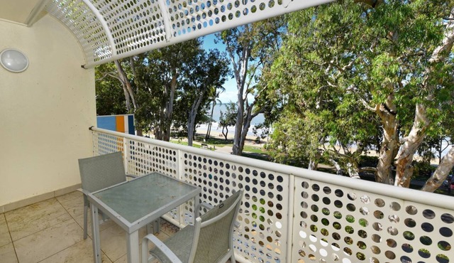 1 Bedroom Beachfront Apartment perfectly situated in the heart of Palm Cove in Palm Cove