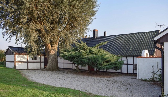2 bedroom beautiful home in Glemmingbro in Glemmingbro