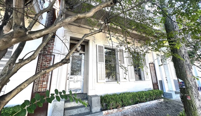 2 Floor 1855 Lower Garden District Townhouse with Balcony in New Orleans
