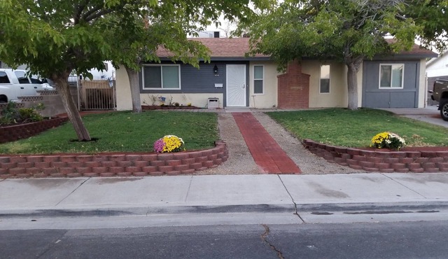 3 Bed Fully Remodeled 25 min to Las Vegas Strip or 7 mins to Lake Mead in Boulder City