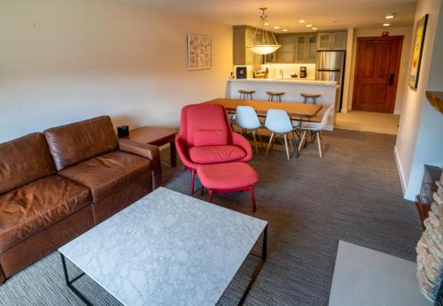 3315 - One Bedroom Den Deluxe Powderhorn Lodge condo in Solitude