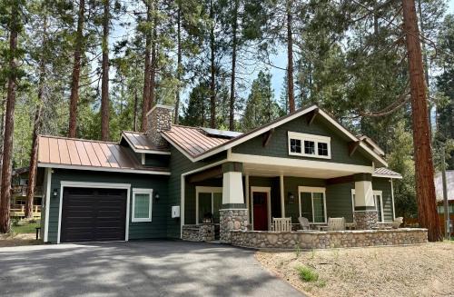 56 Black Bear Bungalow in North Wawona