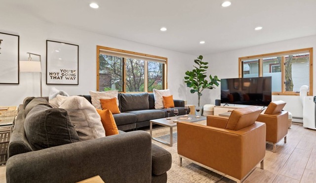A Spacious Home Walking Distance to Town Square w JH Property Management in Jackson