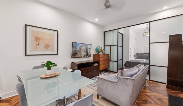 Above Ground 1BR with Kitchen, Washer/Dryer & AC! in Washington