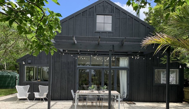 American Style Barn located in the popular Matakana area. in Matakana