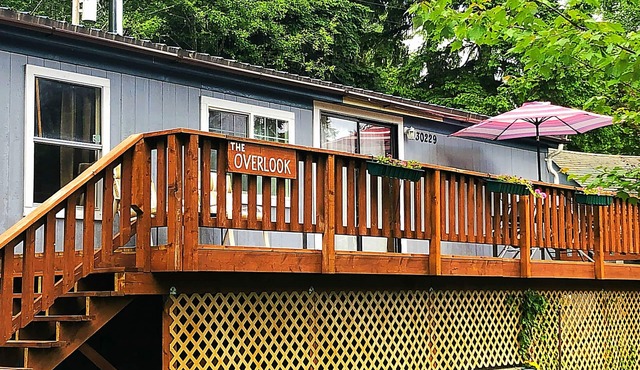 Ashford 3 bdrm/2 bath, adjacent to Rainier BaseCamp in Ashford