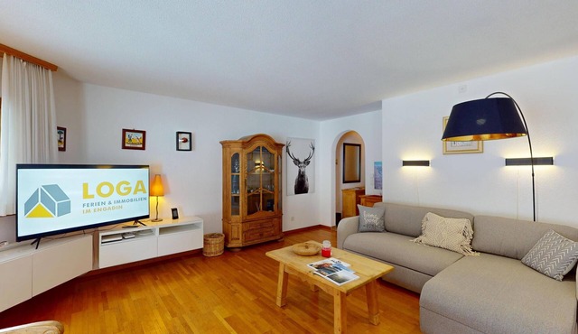 Beautiful 2-room apartment on the raised ground floor with approx. in Champfèr