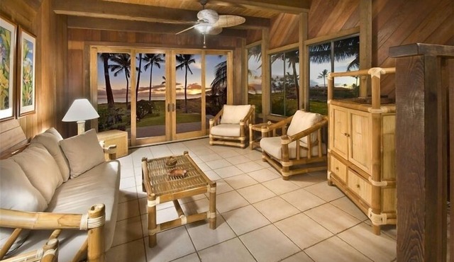 Beautiful Maui Beachfront Townhouse! Great Views! 200+ Five Star Reviews ! in Kihei