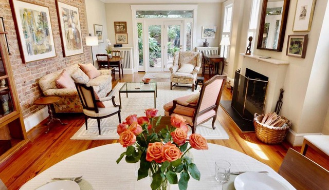 'Book Hill' Georgetown House Walkable with Garage in Washington